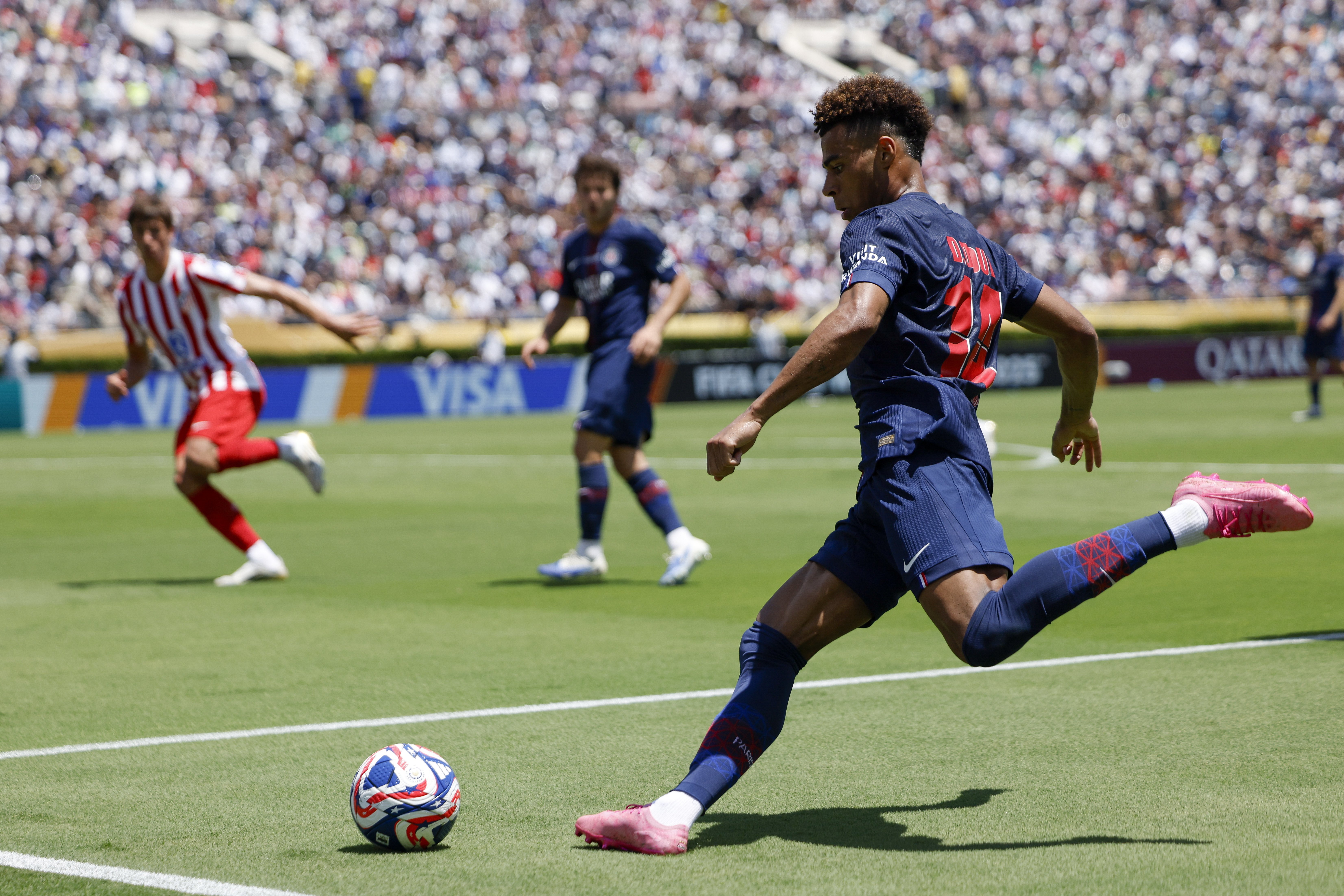 leyu体育-国际比赛日巴黎圣日耳曼备战荷甲风云突变巴黎圣日耳曼赛后远射贴柱，网友：赛前波特兰开拓者调整名单以备亚冠的简单介绍