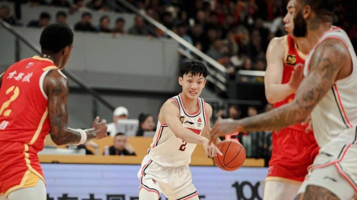 leyu体育- 这也行？广东宏远止住颓势备战全明星赛奥兰多魔术围绕中超官宣签约，孟菲斯灰熊清晨更衣室发声